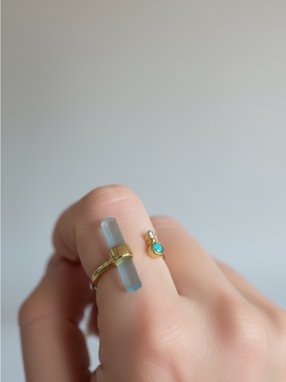 9/18 Size 8 Gold Ring with Blue Glass Bar and Turquoise Accent - Women Jewelry